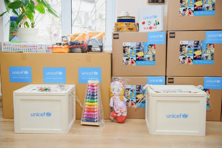 58 de grădinițe din Chișinău, dotate cu materiale educaționale și jucării cognitive oferite de UNICEF