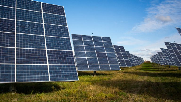 CE vrea să reformeze piața de electricitate pentru a reduce prețul energiei regenerabile