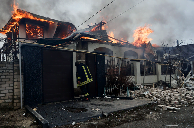 Ucraina acuză Rusia de bombardarea oraşelor Hramatorsk şi Harkov înainte de intrarea în vigoare a armistițiului de Crăciun