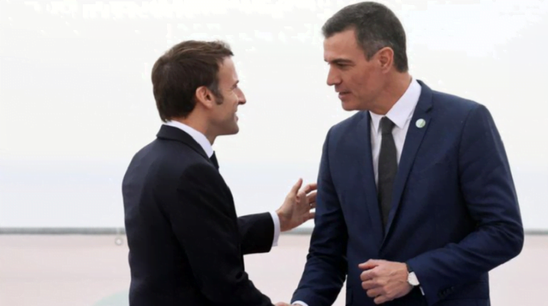 Macron şi 12 miniştri efectuează o vizită la Barcelona în prima zi de manifestaţii împotriva reformei pensionării