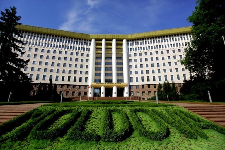 DOC/ Deputații Parlamentului Republicii Moldova îi cer Federației Ruse să înceteze imediat activitățile militare în Ucraina