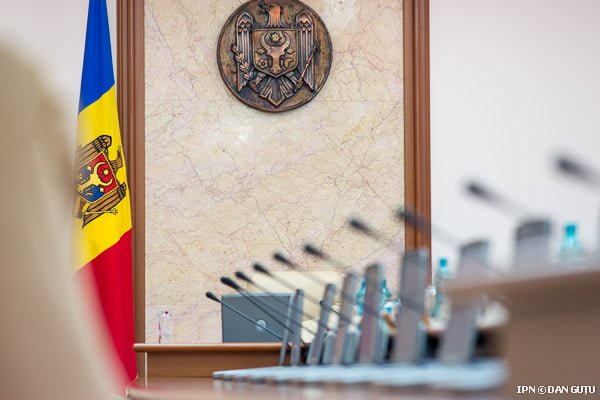 Miniștrii care vor rămâne în Guvernul Recean: Când va avea loc învestirea noului Cabinet