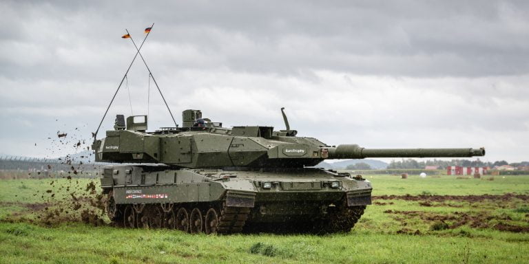 Producătorul german Rheinmetall vrea să deschidă o fabrică de tancuri în Ucraina. Medvedev: „O vom întâmpina cu artificii Kalibr”