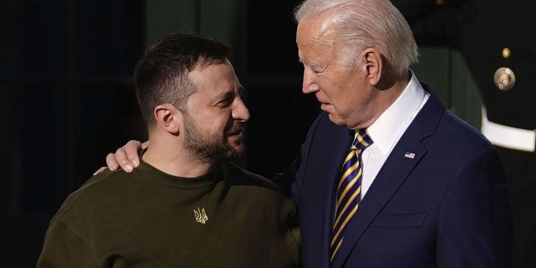 Ajutorul SUA pentru Ucraina de 61 mld. de dolari, aprobat în Camera Reprezentanților. Zelenski: Sprijinul va opri înaintarea rușilor