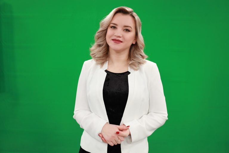 RETROSPECTIVA SĂPTĂMÂNII prezentată de Corina Bezer