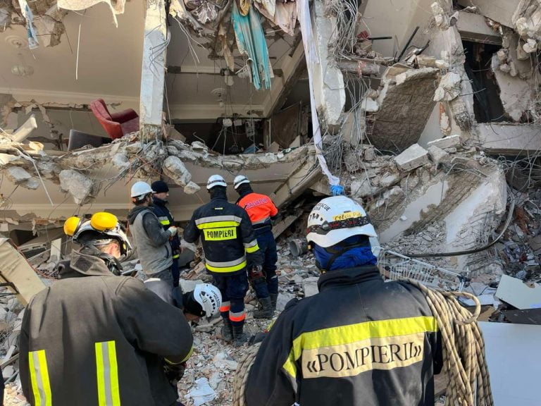 Imaginile dezastrului, surprinse de pompierii moldoveni aflați în misiune în Turcia