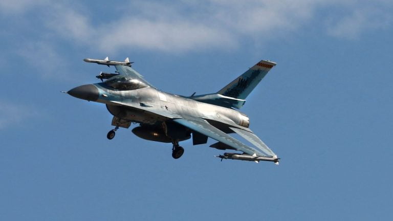 SUA evaluează piloți ucraineni pentru diverse avioane de luptă, inclusiv F-16