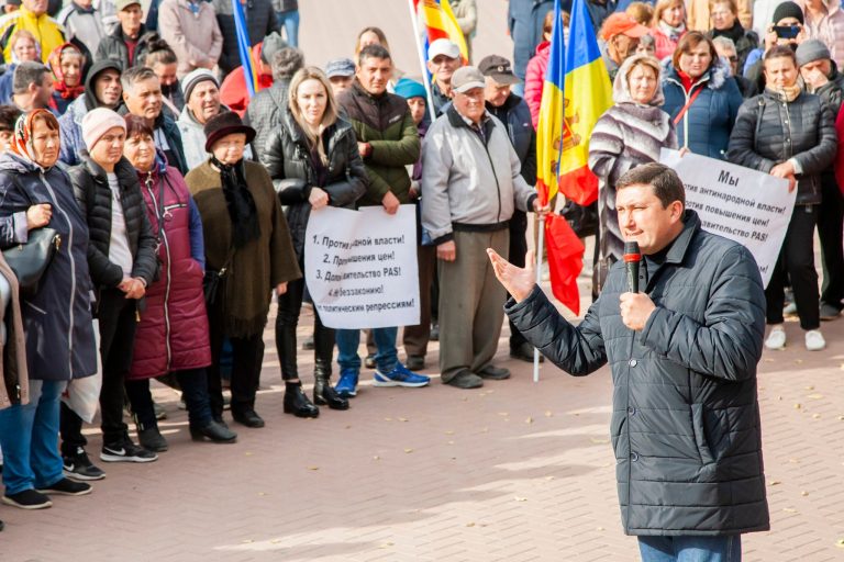 Socialiștii organizează un protest: „Să apărăm Constituția și limba moldovenească”