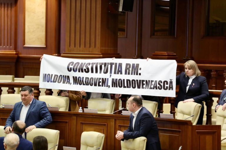 BCS a boicotat ședința Parlamentului. Grosu: Renunțați la cetățenia română!
