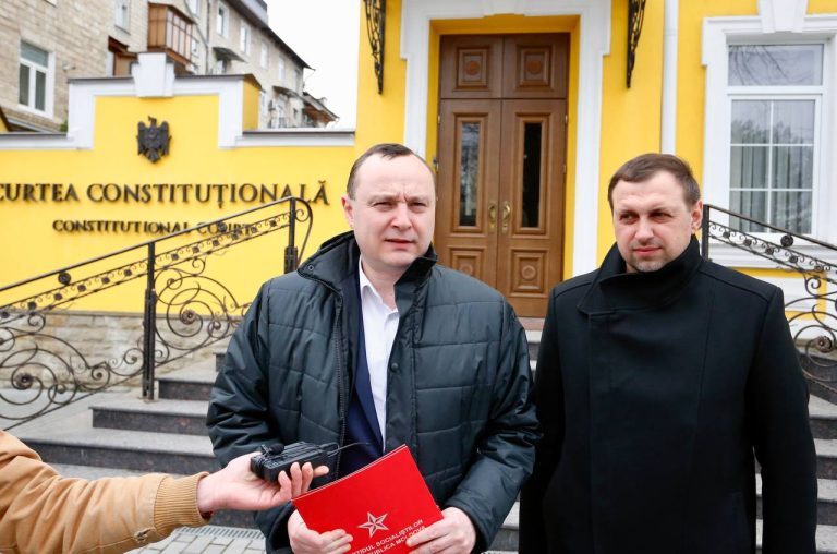 Socialiștii vor „limba moldovenească” în legislație și în Constituție. Au sesizat Curtea Constituțională
