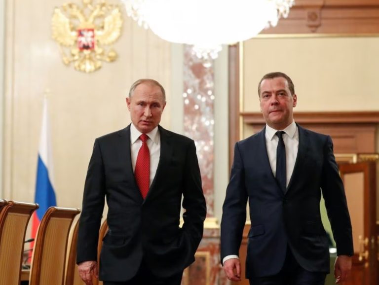 Medvedev amenință cu războiul nuclear: „Orice încercare de arestare a lui Putin pe teritoriul unui stat străin ar fi o declarație de război împotriva Rusiei”