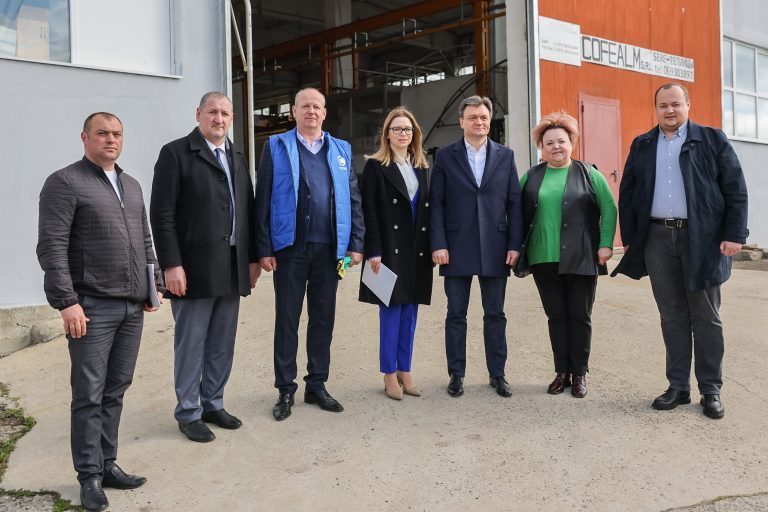 Recean, la o întreprindere moldo-italiană din satul Peresecina: Ajută alte sute de familii de moldoveni să crească legume de calitate, acasă