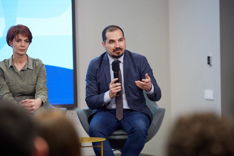 Inspectorii muncii beneficiază de camere video corporale și instruiri peste hotare. Buzu: Vor avea posibilitatea să aplice sancțiuni fără a se adresa instanțelor de judecată