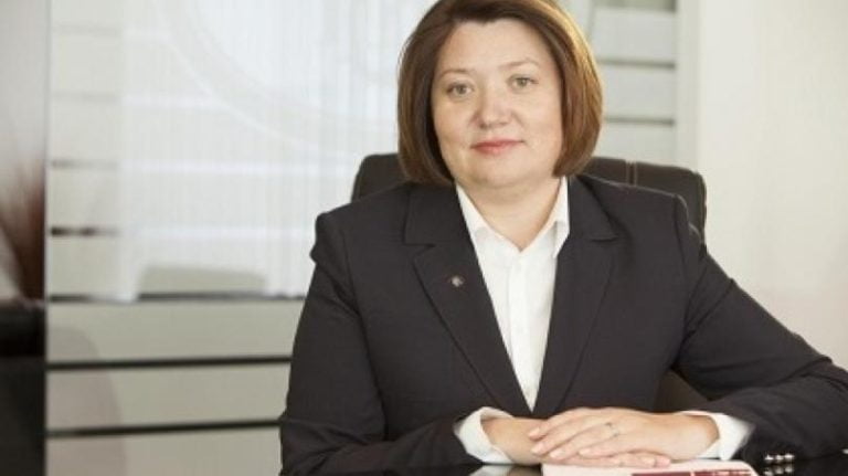 Frauda bancară: Fosta viceguvernatoare a Băncii Naționale, Emma Tăbîrță, trimisă în judecată