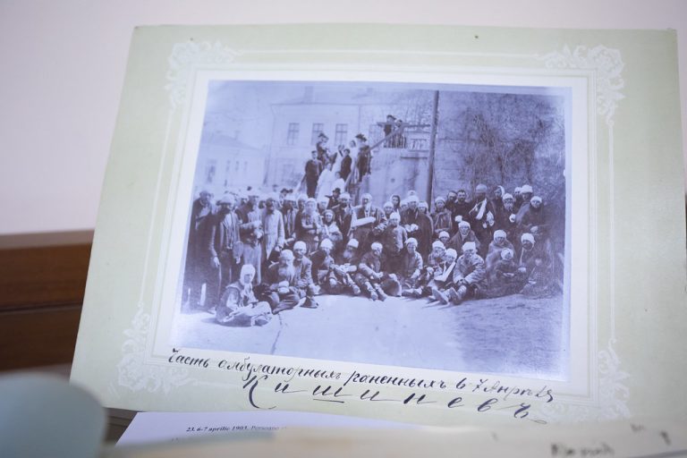 120 de ani de la pogromul evreiesc din Chișinău. Parlamentul găzduiește o expoziție comemorativă de fotografii și documente de arhivă