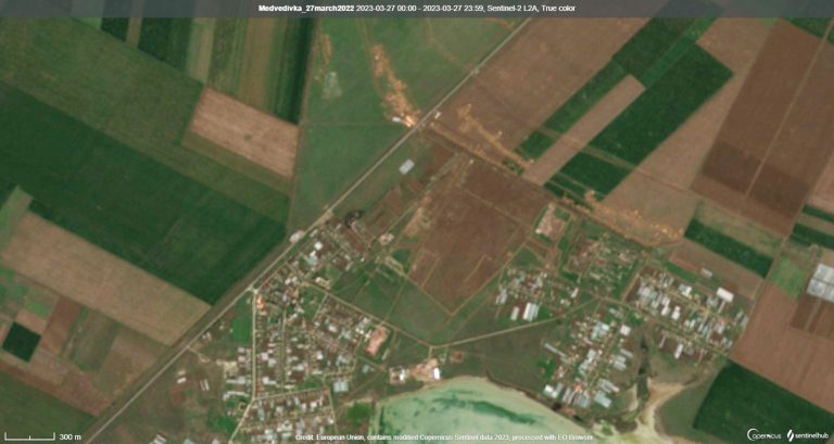 Rusia a golit o bază militară importantă din nordul Crimeei, arată imaginile din satelit
