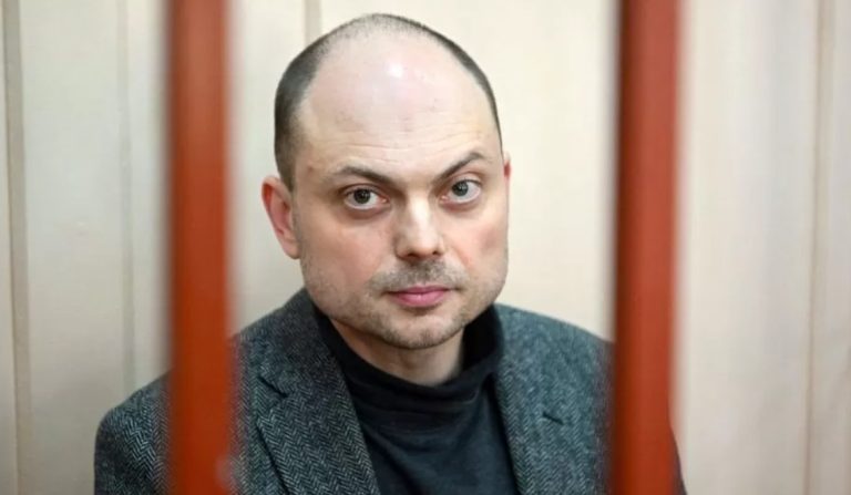 Opozantul rus Vladimir Kara-Murza a fost condamnat la 25 de ani de închisoare pentru trădare