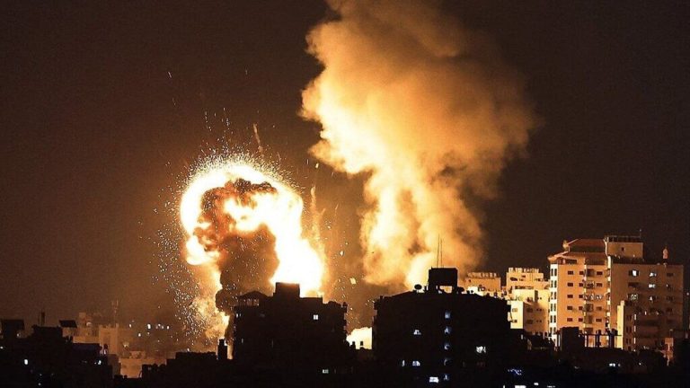 VIDEO/ Israelul a lansat bombardamente masive în sudul Libanului și în Fâșia Gaza