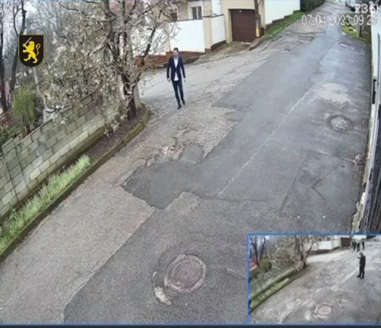 VIDEO/ Momentul în care fondatorul „Bismobil Kitchen” își scoate brățara GPS, o aruncă și fuge