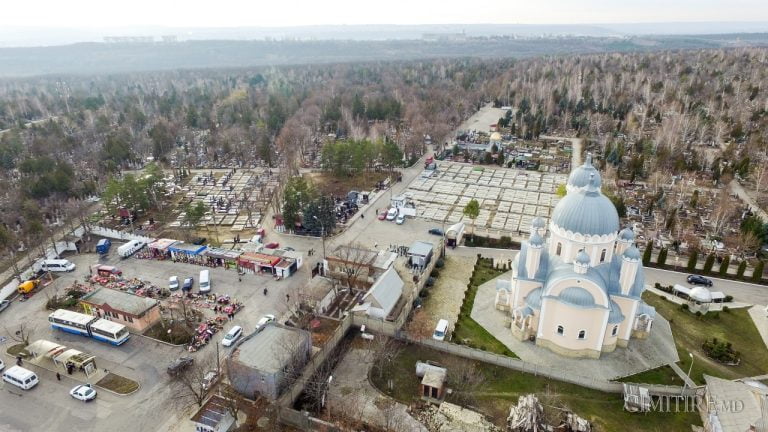 Fără mașini în cimitirele Capitalei