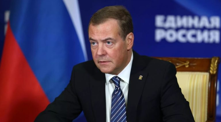 Medvedev îi răspunde lui Recean: Acum, în Moldova nimeni nu intenționează să ajungă, poate mai târziu…