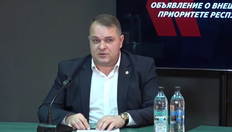 Un fost deputat socialist vrea să-i confere limbii ruse statutul de limbă oficială