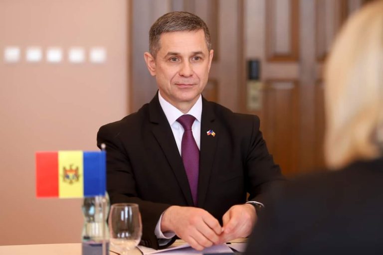 VIDEO/ Anatolie Nosatîi la București: Doar integritatea europeană și cooperarea cu NATO va face regiunea noastră mai sigură