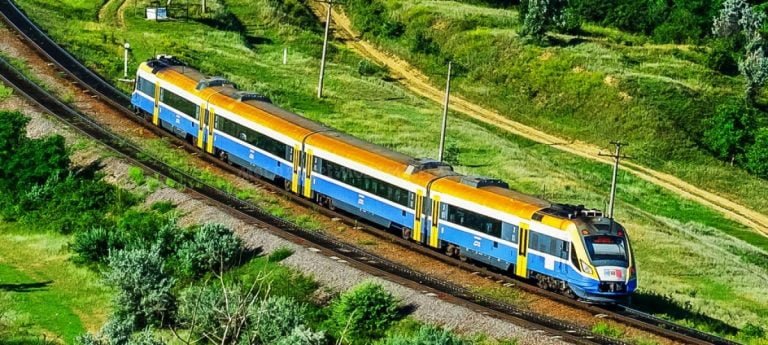 Trenurile spre Ungheni vor circula mai rapid, datorită unui proiect finanțat de Franța