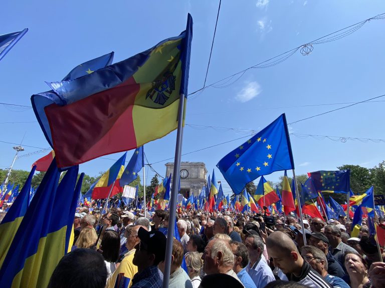 Presa internațională despre Adunarea „Moldova Europeană”: Zeci de mii de oameni s-au adunat pentru a proclama aspirațiile europene și depărtarea de Rusia