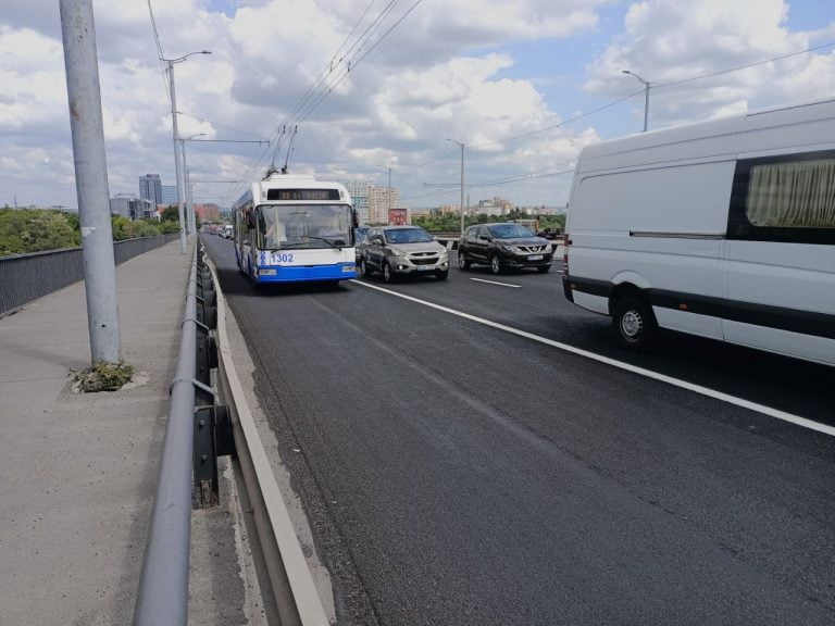 Trafic reorganizat pe o arteră importantă a Capitalei