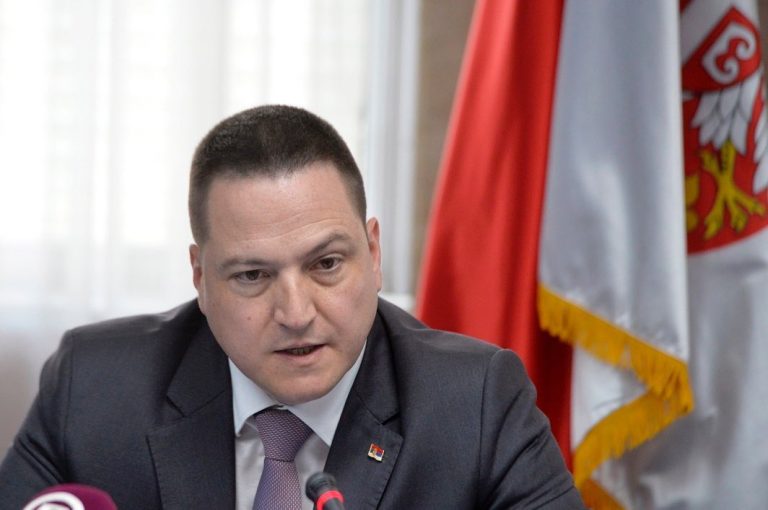 Ministrul sârb al Educaţiei a demisionat după masacrul de la şcoala din Belgrad