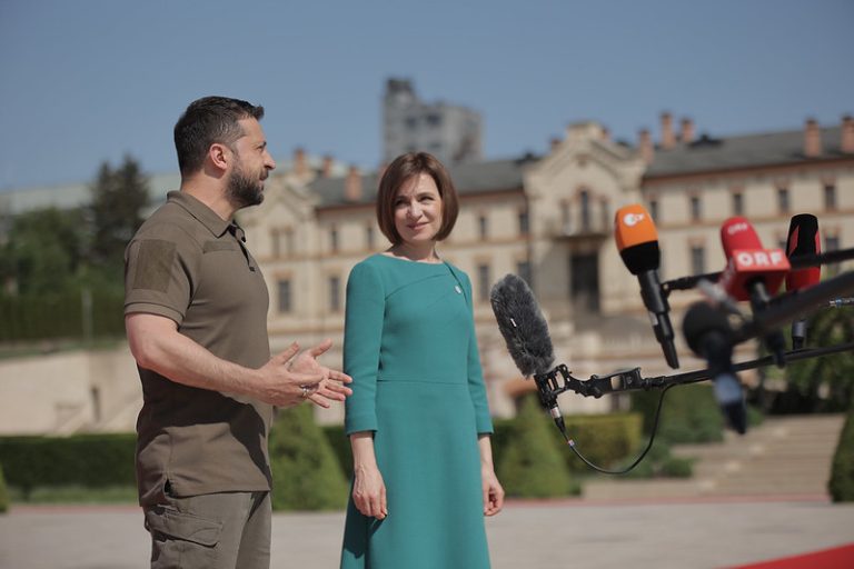 Ziua Europei și promovarea păcii, discutate de Maia Sandu cu liderul de la Kiev, Volodimir Zelenski