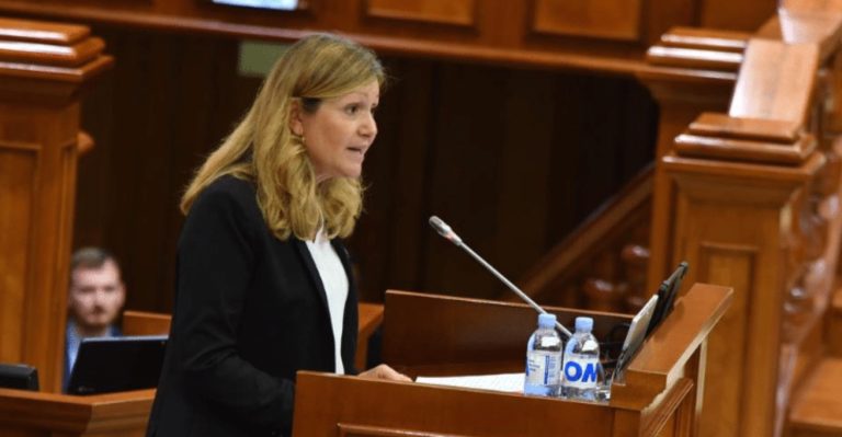 ”Moldova este sortită să se alăture UE”. Președinta Adunării Naționale a Parlamentului Franței, discurs în fața deputaților moldoveni