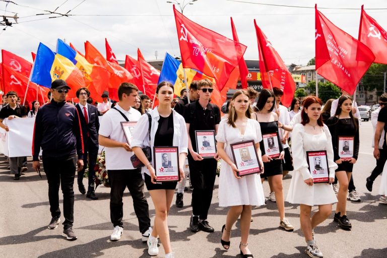 FOTO/ Miting în Capitală împotriva inițiativei PAS de a marca Ziua Victoriei pe 8 mai: Nu vom permite renașterea fascismului!