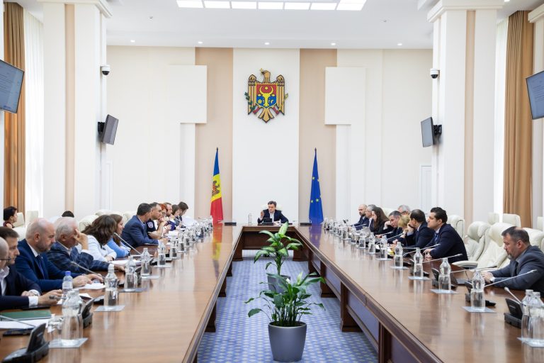 CSE și-a extins lista politicienilor moldoveni supuși sancțiunilor internaționale
