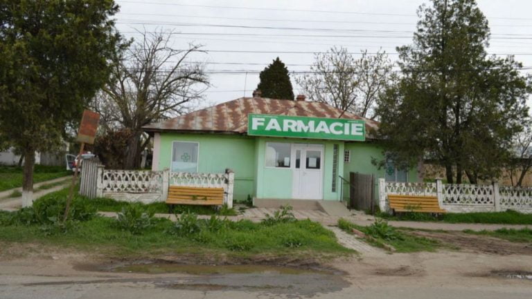 Zeci de farmacii urmează să fie deschise în localitățile rurale din țară