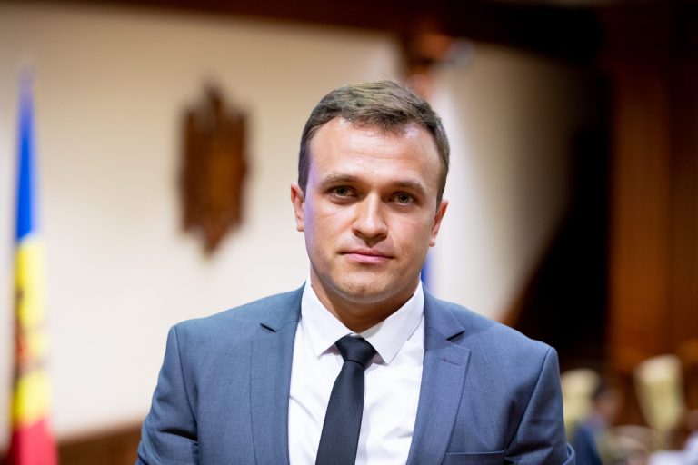 Parlamentul a numit un nou director la ANRE: Cine este Alexandru Ursu