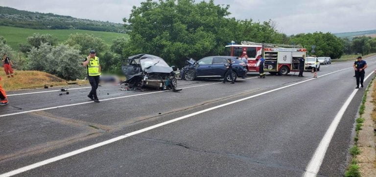 Grav accident la Orhei: Trei persoane au murit pe loc, printre care un minor