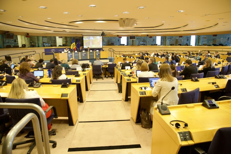 Progresele și restanțele Chișinăului privind aderarea la UE, analizate la Bruxelles