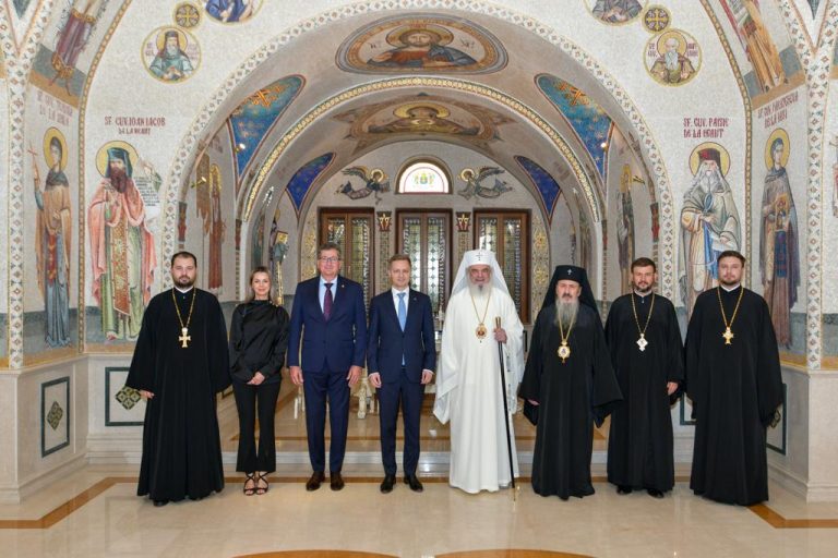 Patriarhia Română investește în parohiile ei din stânga Prutului