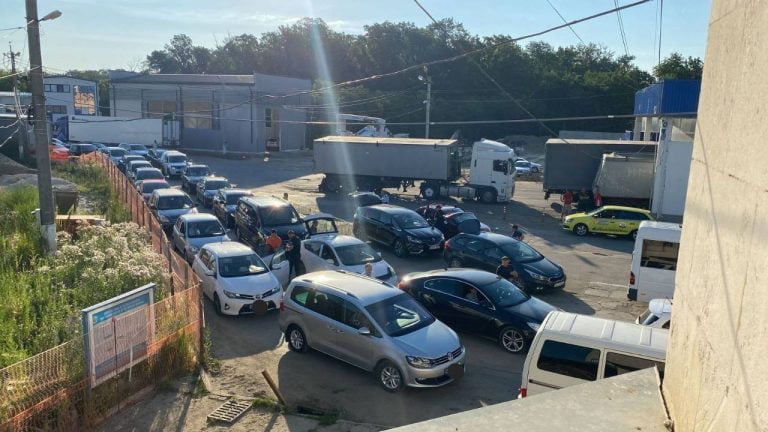 Săptămâna începe cu noi fluxuri mari în vămi