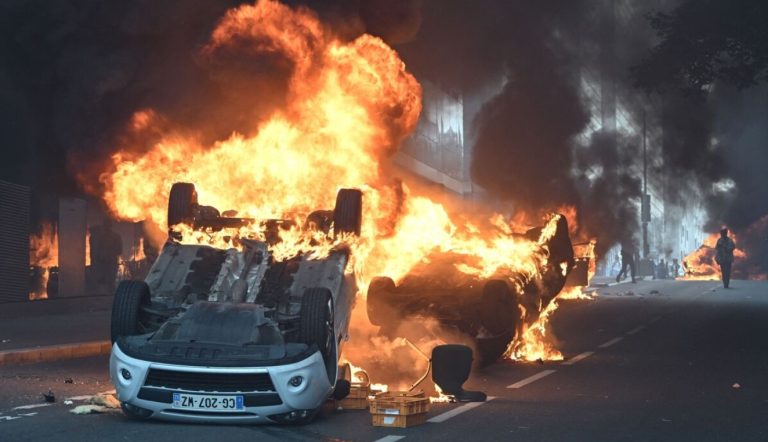 Pagube de milioane în urma revoltelor din Franța