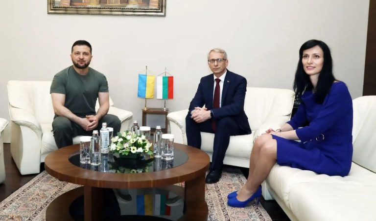 Zelenski a zburat spre Bulgaria cu un avion ce a decolat din Chișinău
