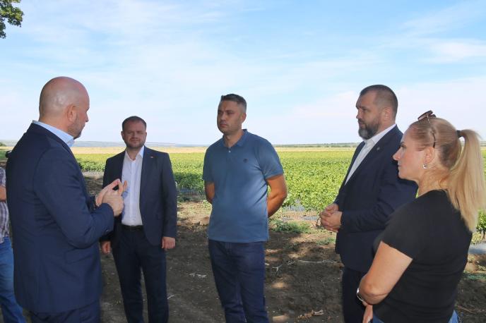 Ministrul Agriculturii, discuție cu fermierii din Dubăsari: Asocierea producătorilor este o soluție simplă, accesibilă și potrivită