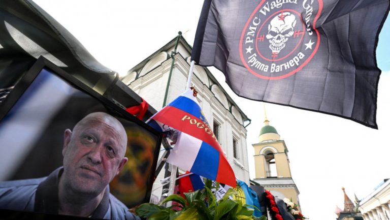Război în Ucraina, ziua 552: Evgheni Prigojin, îngropat în secret într-un cimitir „mic și vechi” de lângă Sankt-Petersburg