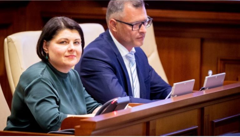 Fostul premier, Natalia Gavrilița, în fața noilor colegi de la BNM