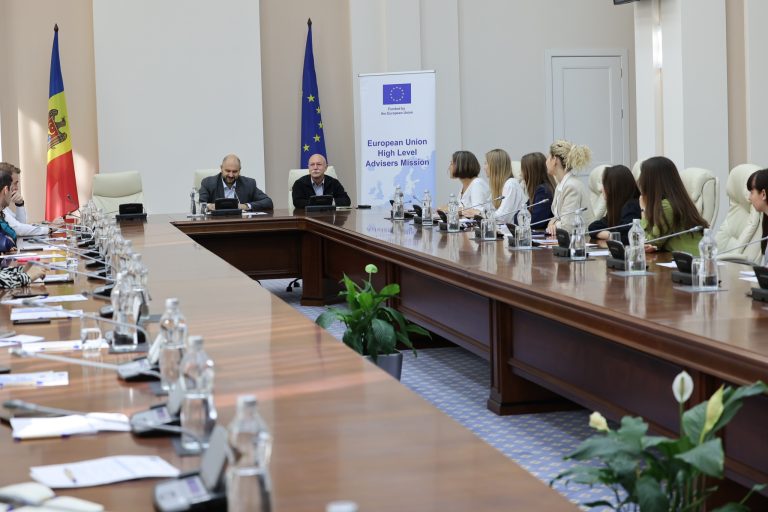 Tinerii moldoveni, pregătiți pentru stagiile europene în domeniul energetic