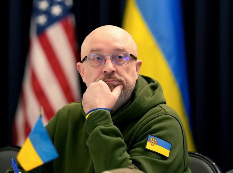 Ministrul ucrainean al Apărării ar putea fi înlocuit de Zelenski