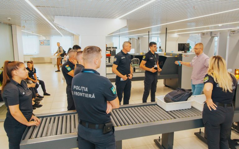 Polițiștii de frontieră preiau practica experților polonezi