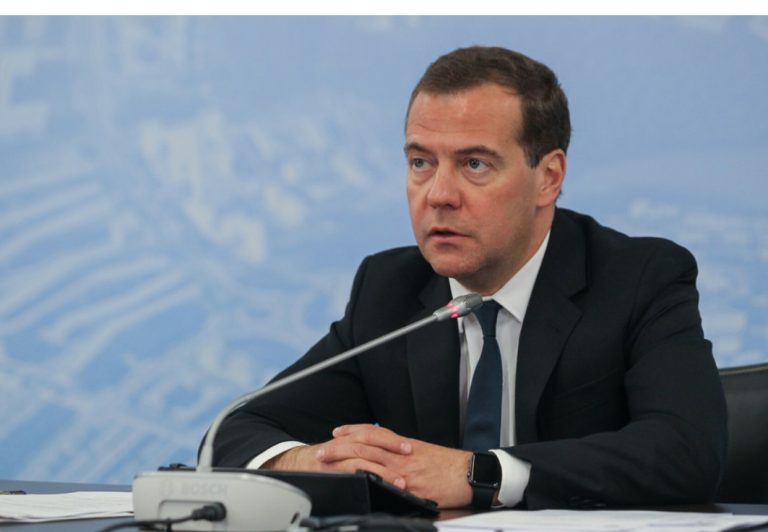 Medvedev amenință „țările mici” din NATO cu lovituri nucleare tactice: „Acel stat nu va mai exista”